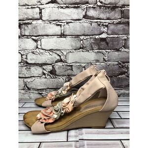Patrizia Blush Pink Flower Faux Leather Harlequin Wedge Sandals Women’s Sz 38EU